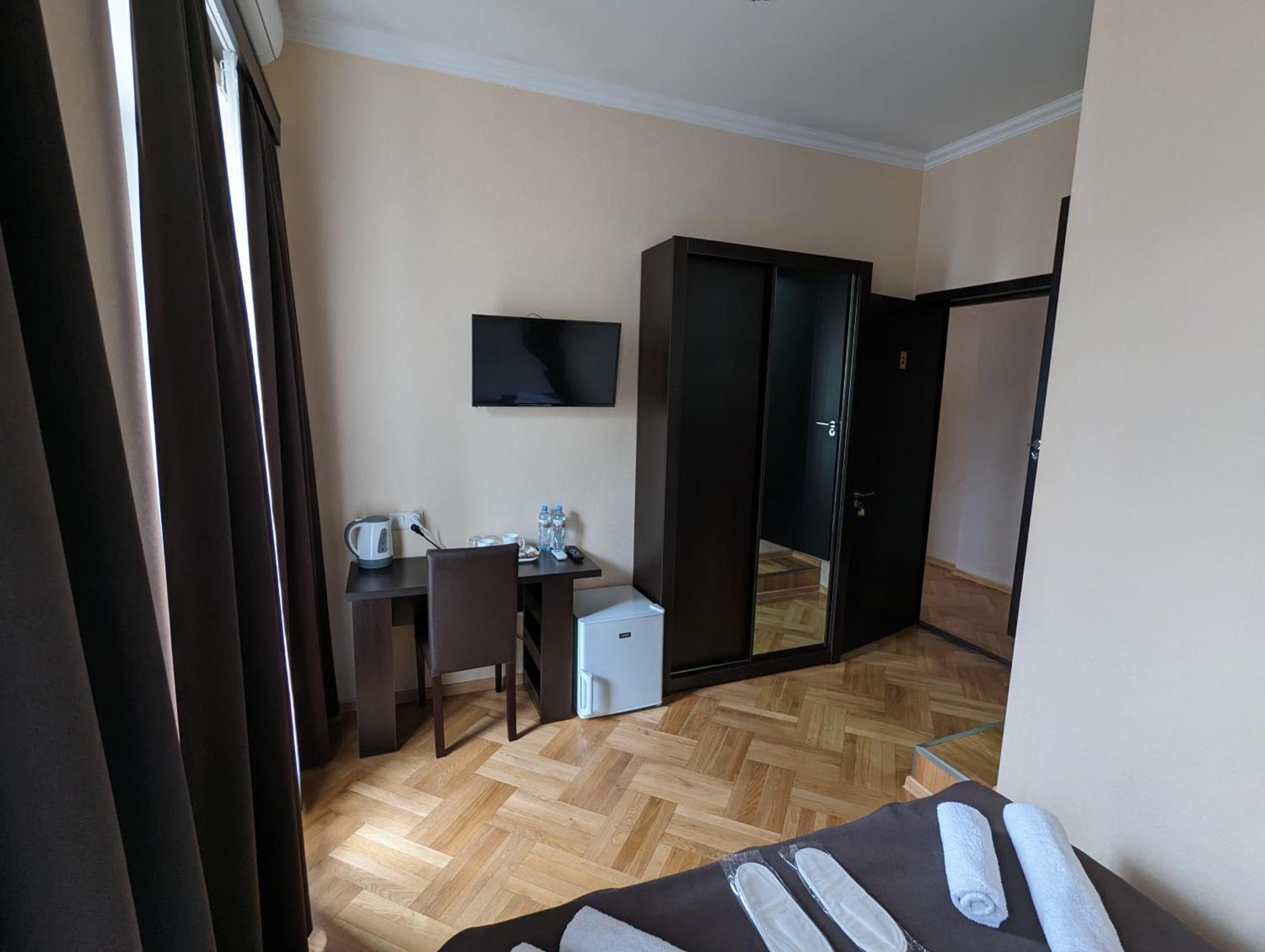 Family Guest House تبليسي الغرفة الصورة
